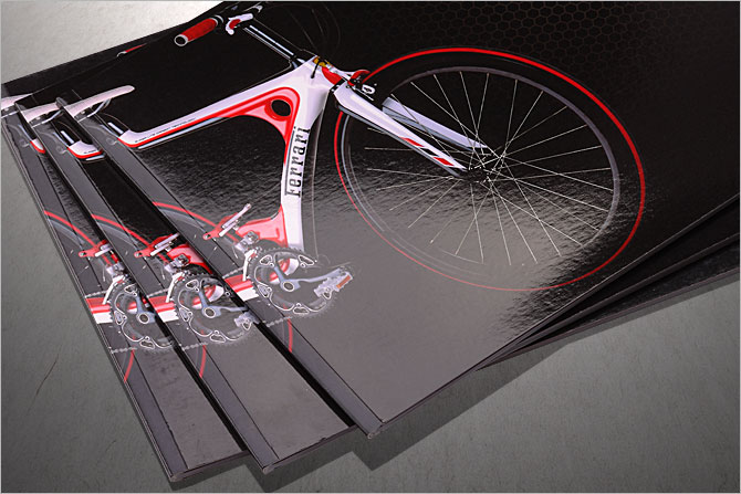 黑眼睛广告为法拉利自行车高端画册提供的印刷服务之一