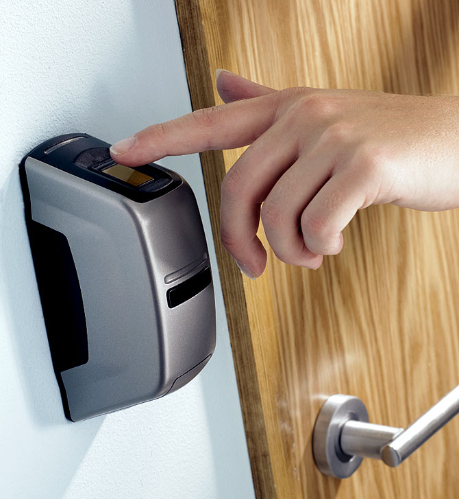 黑眼睛广告为史丹利拍摄的指纹锁系列产品场景图