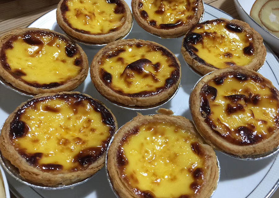 黑眼睛广告与约克动漫影视公司签署战略合作协议现场甜点