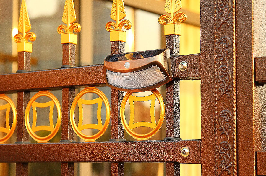 黑眼睛广告为倍绿拍摄的笑脸灯场景图-白天